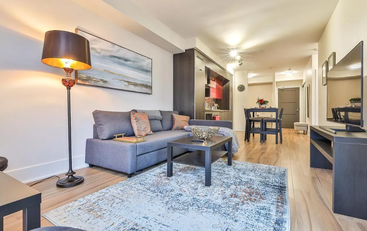 Luxury Condo Prime Location Toronto Apartment